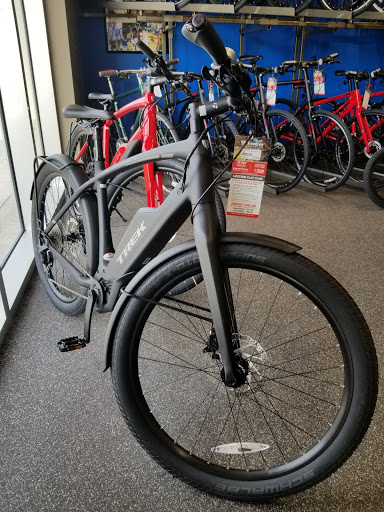Bicycle Store «Trek Bicycle Store of Estero», reviews and photos, 8001 Plaza del Lago Dr #101, Estero, FL 33928, USA