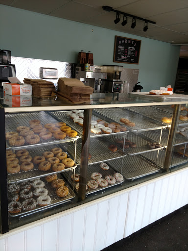 Donut Shop «Lee Donuts», reviews and photos, 124 Peterson Rd, Libertyville, IL 60048, USA