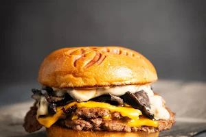 Beau Burger image