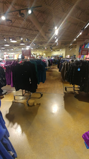 Sportswear Store «Columbia Sportswear Outlet Store - Prime Outlets in Ellenton», reviews and photos, 5661 Factory Shops Blvd #470, Ellenton, FL 34222, USA