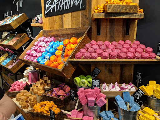 Cosmetics Store «LUSH Fresh Handmade Cosmetics», reviews and photos, 7900 Shelbyville Rd, Louisville, KY 40222, USA