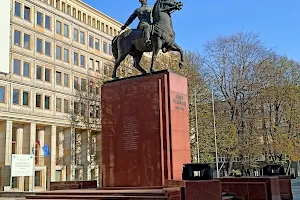 Józef Piłsudski Monument image