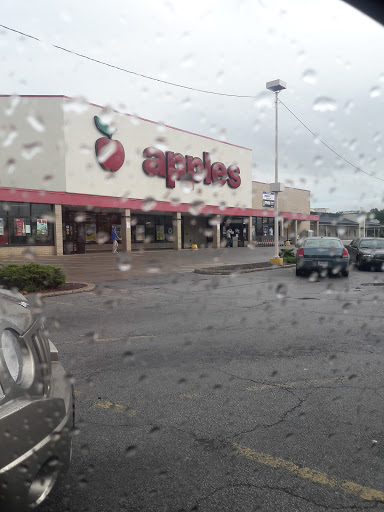 Apples, 400 Sheffield Center, Lorain, OH 44055, USA, 