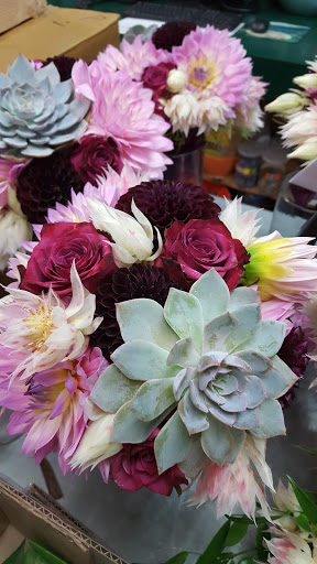 Florist «Countryside Floral & Garden», reviews and photos, 1420 NW Gilman Blvd #1, Issaquah, WA 98027, USA