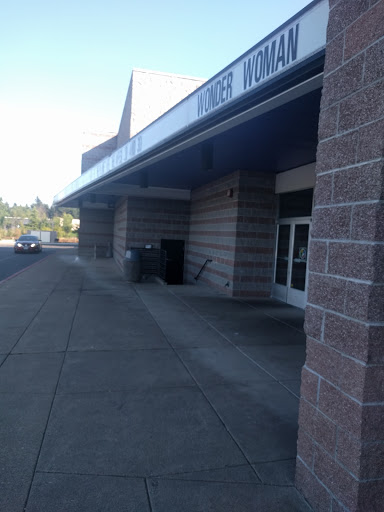 Movie Theater «Regal Cinemas Hilltop 9 Cinema», reviews and photos, 325 Beavercreek Rd, Oregon City, OR 97045, USA