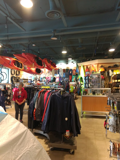 Outdoor Sports Store «Eastern Mountain Sports», reviews and photos, 1475 Western Ave, Albany, NY 12203, USA