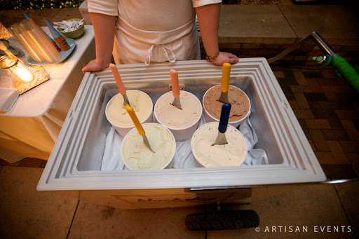 Ice Cream Shop «Black Dog Gelato», reviews and photos, 859 N Damen Ave, Chicago, IL 60622, USA