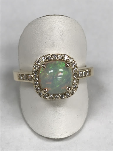 Jewelry Store «Jewelry Connection Inc», reviews and photos, 956 Brookwood Center, Fenton, MO 63026, USA