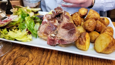 Les Provinces - Boucherie étable à manger à Paris