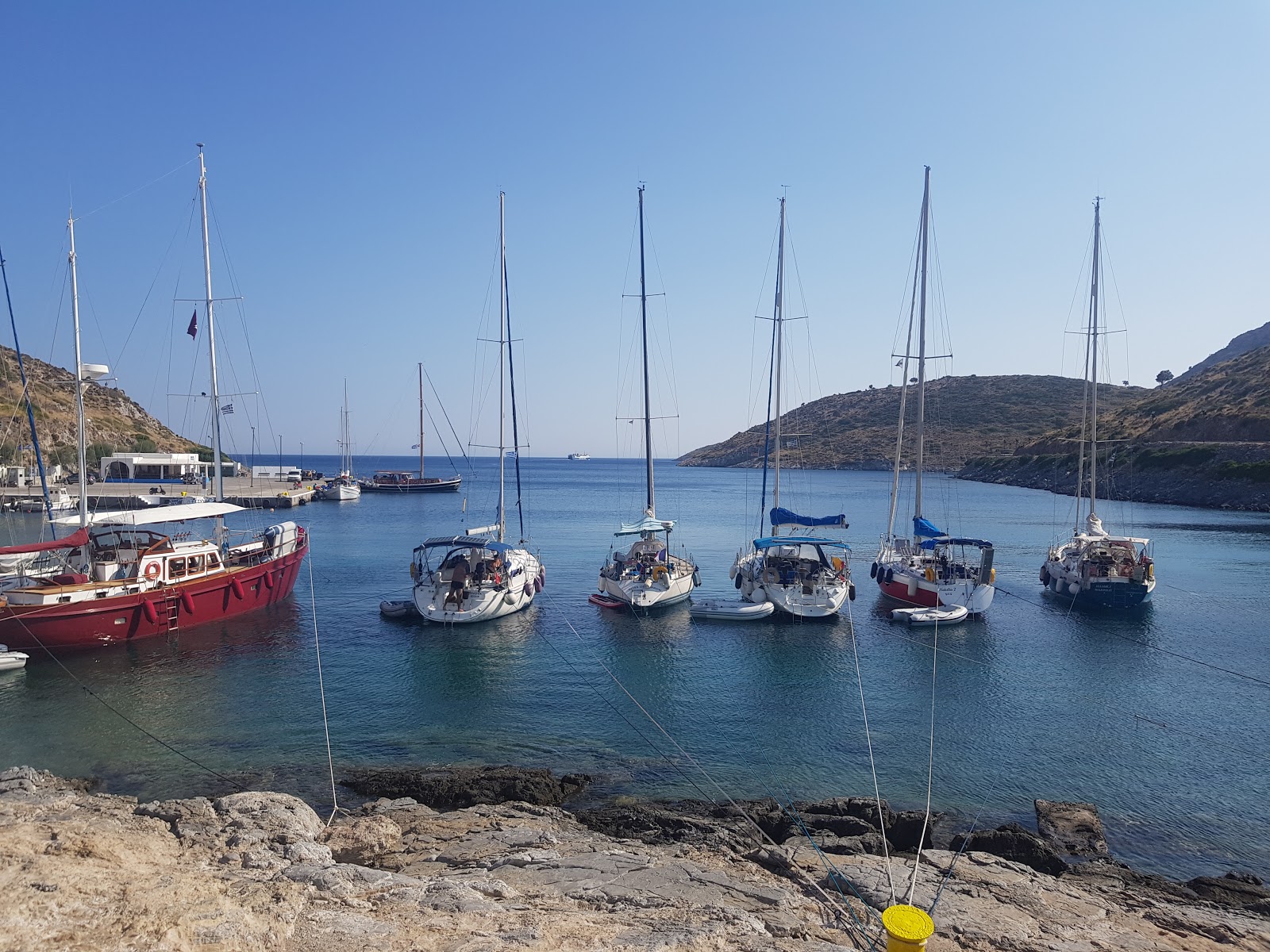 Agathonisi beach'in fotoğrafı çok temiz temizlik seviyesi ile