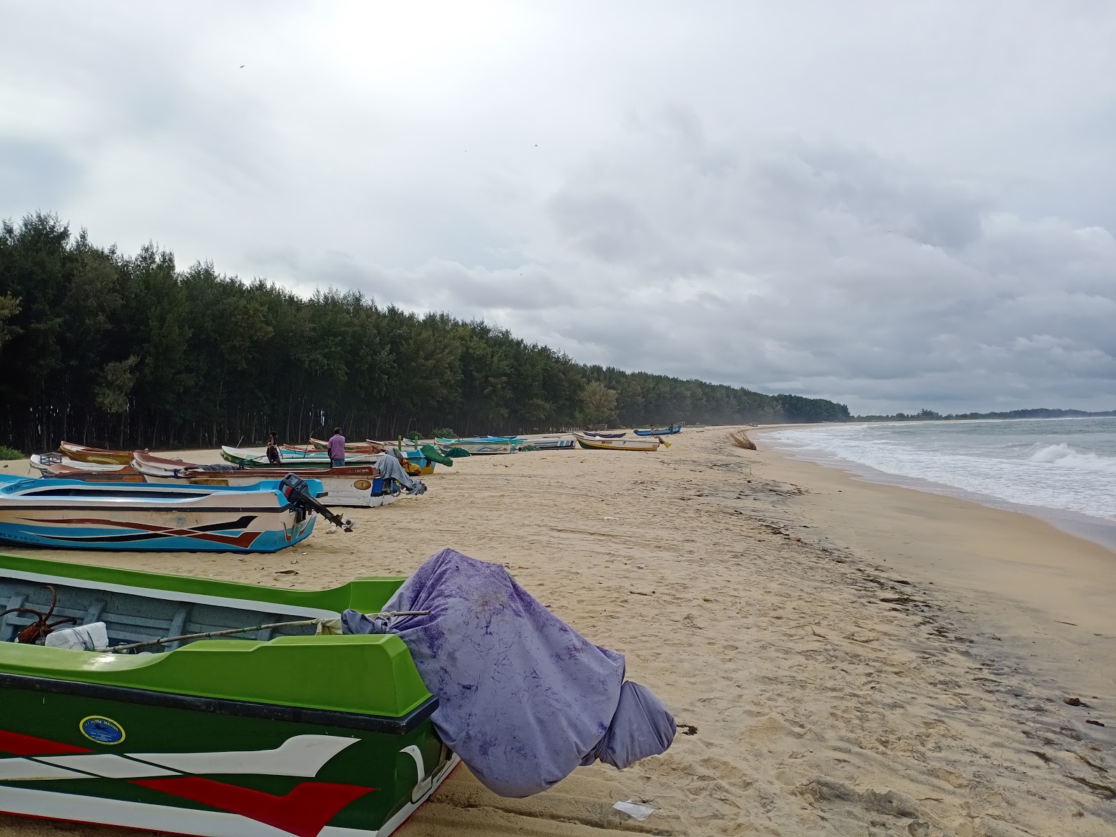 Foto de Batticaloa beach con arena beige superficie