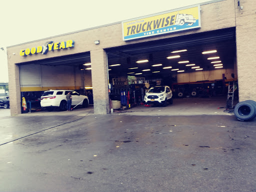 Tire Shop «Barnwell House of Tires», reviews and photos, 2020 Lakeland Ave, Ronkonkoma, NY 11779, USA