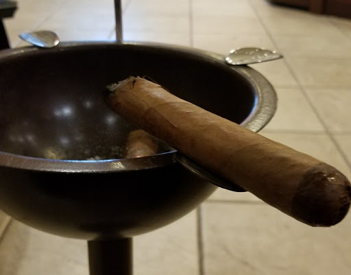 Tobacco Shop «Eight To Eight Tobacco», reviews and photos, 300 E St Charles Rd, Villa Park, IL 60181, USA