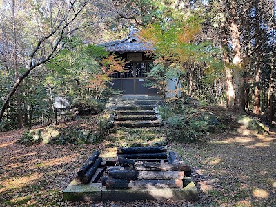 岩上不動尊