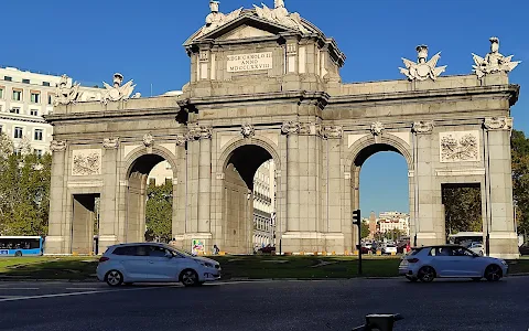 Puerta de Alcalá image