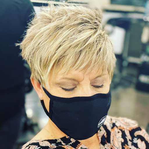 Beauty Salon «Hair Benders Salon», reviews and photos, 2617 E Center St, Kingsport, TN 37664, USA