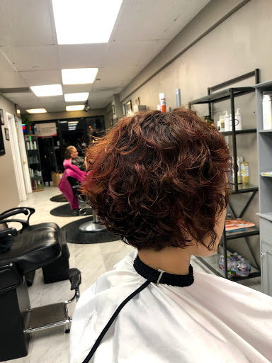 Hair Salon «Headquarters Hair & Beauty Salon», reviews and photos, 16625 Redmond Way # L, Redmond, WA 98052, USA