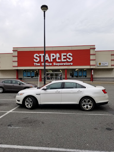 Office Supply Store «Staples», reviews and photos, 613 Washington Blvd, Jersey City, NJ 07310, USA