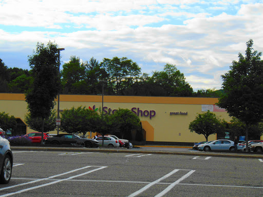 Shopping Mall «Torrington Commons Shopping Center», reviews and photos, 211 High St, Torrington, CT 06790, USA