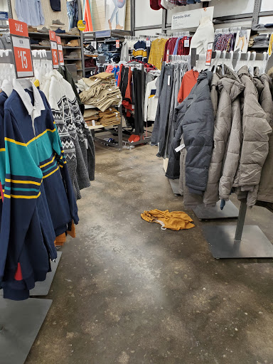 Clothing Store «Old Navy», reviews and photos, 8674 Park Meadows Center Dr, Lone Tree, CO 80124, USA