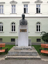 Statuie George Cosbuc