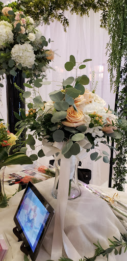 Florist «Foti Flowers At Yuess Gardens», reviews and photos, 406 3rd St, Newburgh, NY 12550, USA