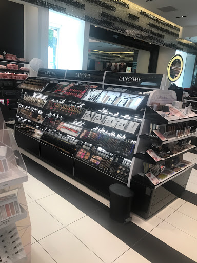 Cosmetics Store «SEPHORA», reviews and photos, 270 N Beverly Dr, Beverly Hills, CA 90210, USA