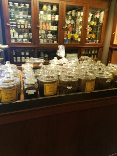Cigar Shop «W. Curtis Draper Tobacconist», reviews and photos, 699 15th St NW, Washington, DC 20005, USA