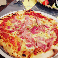 Pizza du Restaurant français Le Lilas Rose à Annecy - n°8