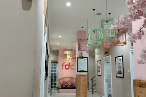 Klinik Gigi FDC Dental Clinic - Pondok Aren image