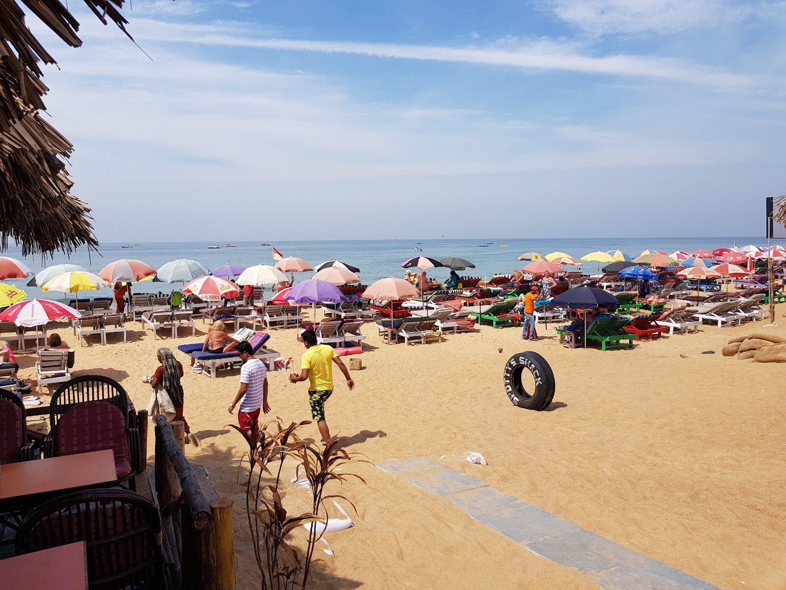 Foto av Candolim Beach med hög nivå av renlighet