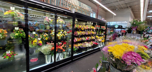 Grocery Store «Hy-Vee», reviews and photos, 1500 Central Park Commons Dr, Eagan, MN 55121, USA