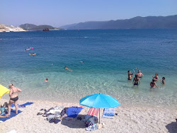 Popova luka'in fotoğrafı geniş bir kıyı şeridi ile birlikte