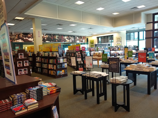 Book Store «Barnes & Noble», reviews and photos, 9605 Village Pl Blvd, Brighton, MI 48116, USA