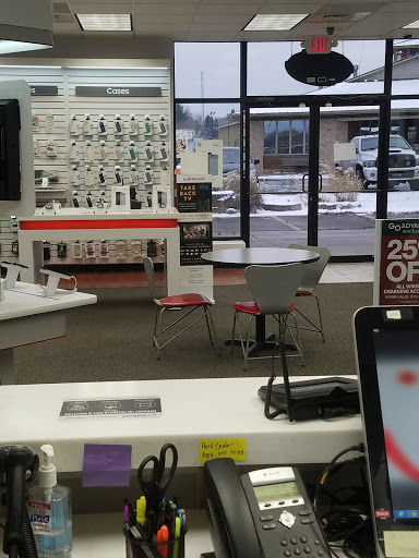 Cell Phone Store «GoWireless Verizon Authorized Retailer», reviews and photos, 807 S Main St, Lapeer, MI 48446, USA