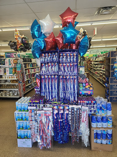 Dollar Store «Dollar Tree», reviews and photos, 21450 Jamaica Ave, Queens Village, NY 11428, USA