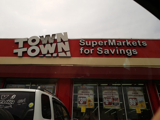 Grocery Store «C-Town Supermarkets», reviews and photos, 120 Clinton Ave, Newark, NJ 07114, USA