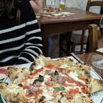 Photo n°2 de l'avis de Bastien. fait le 16/04/2023 à 06:36 sur le  Pizzeria Da Attilio à Naples