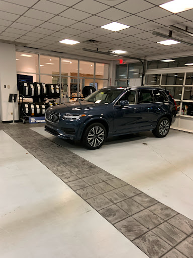 Car Dealer «Volvo Cars of Louisville», reviews and photos, 5 Swope Autocenter Dr, Louisville, KY 40299, USA