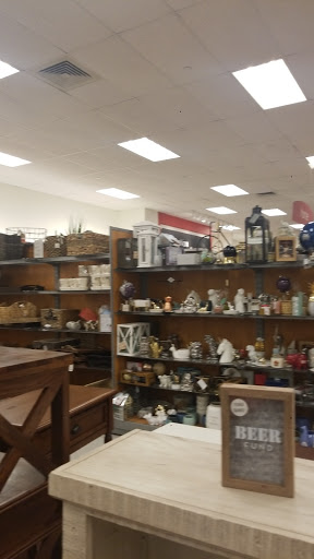 Department Store «T.J. Maxx», reviews and photos, 865 Bridgeport Ave, Shelton, CT 06484, USA