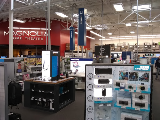 Electronics Store «Best Buy», reviews and photos, 2055 N Tomahawk Island Dr, Portland, OR 97217, USA