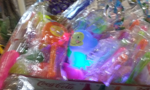 Shopping Mall «El Mercadito Mall», reviews and photos, 8011 E Washington St, Indianapolis, IN 46219, USA