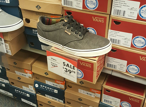 Shoe Store «Shoe Carnival», reviews and photos, 1620 Dogwood Dr SE, Conyers, GA 30013, USA