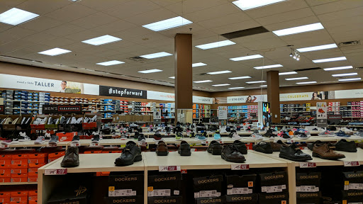 Shoe Store «Famous Footwear», reviews and photos, 1821 U.S. 287 Frontage Rd, Mansfield, TX 76063, USA