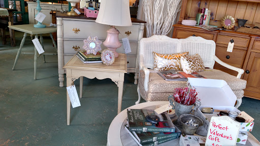 Thrill of the Hunt, 315 England St, Ashland, VA 23005, USA, 