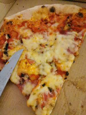 la provencale pizzeria. à Conflans-Sainte-Honorine
