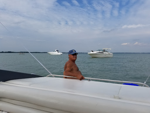 Marina «MacRay Harbor», reviews and photos, 30675 N River Rd, Harrison Charter Township, MI 48045, USA