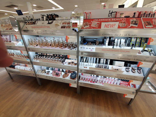 Hair Salon «Ulta Beauty», reviews and photos, 24235 Magic Mountain Pkwy, Valencia, CA 91355, USA