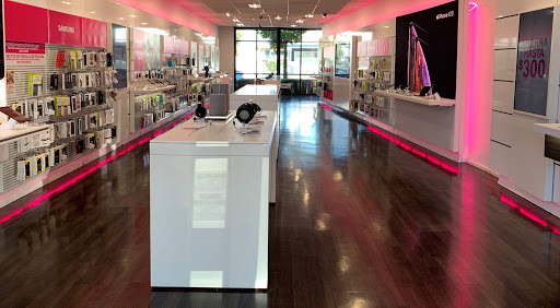 Cell Phone Store «T-Mobile», reviews and photos, 490 El Camino Real #130, Redwood City, CA 94062, USA