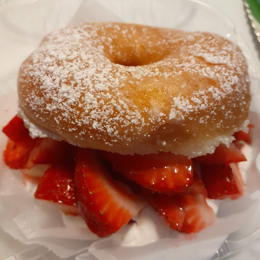 Donut Shop «Sweet Retreat Donuts», reviews and photos, 924 Pacific Coast Hwy, Long Beach, CA 90806, USA